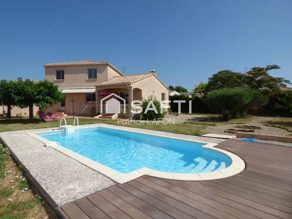 Villa, environnement calme et agréable.