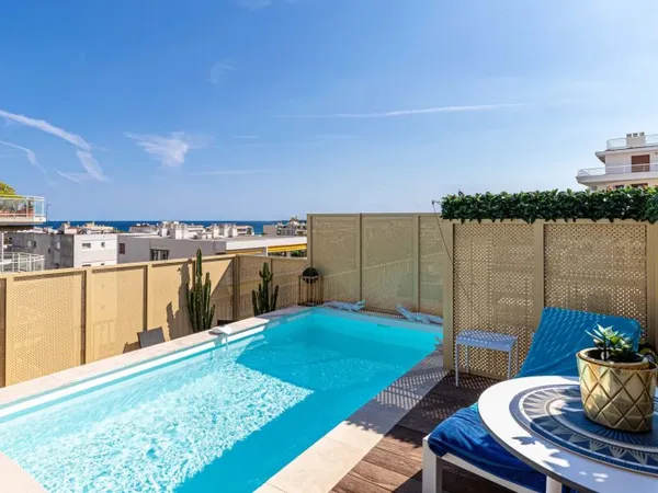 CANNES PALM BEACH - PENTHOUSE AVEC PISCINE - 2 CHAMBRES