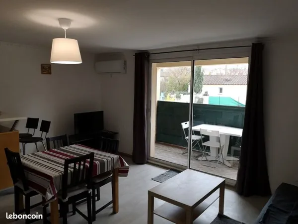 T2 avec parking et terrasse à 9 kms d'Aix-en-Provence
