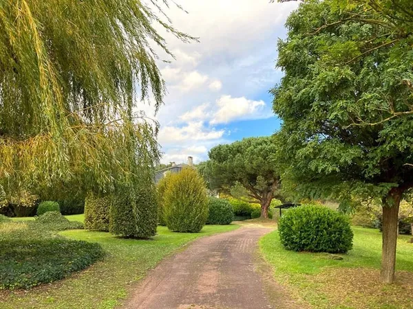 Terrain constructible 1074 m²