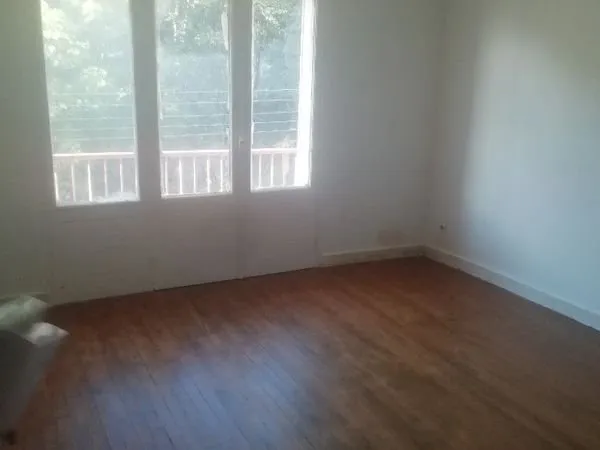 Part loue T4 495 euros