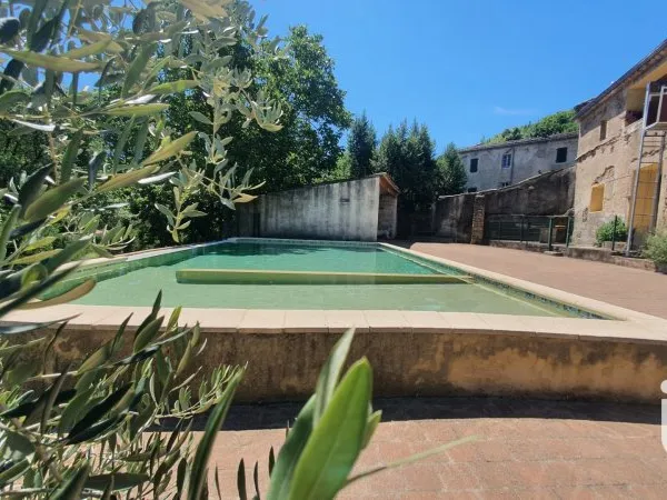 Maison 8 pièces 250 m²