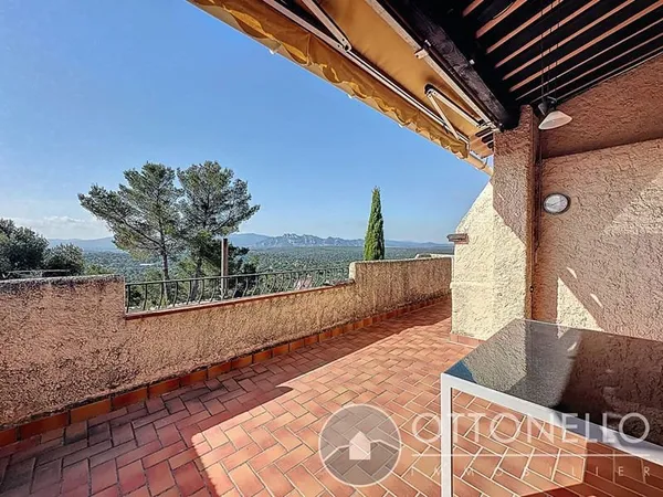 Maison Roquebrune Sur Argens 5 pièces 92.61 m2 sur 320 m2 de terrain avec vue parnoramique, garage e