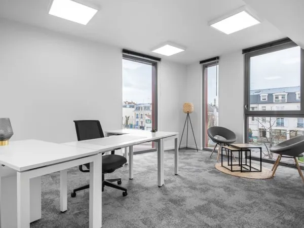 Espace de bureau privé pour 2 personnes à Stop & Work Brunoy
