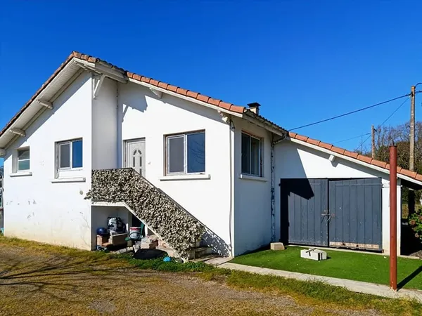 Maison à vendre à ST SEVER - 4 pièces, 84 m² sur terrain de 1209 m²