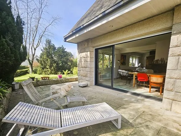 Grand DINAN-QUEVERT : Maison d'architecte des années 70 ,où il fait bon vivre ! cadre verdoyant et a