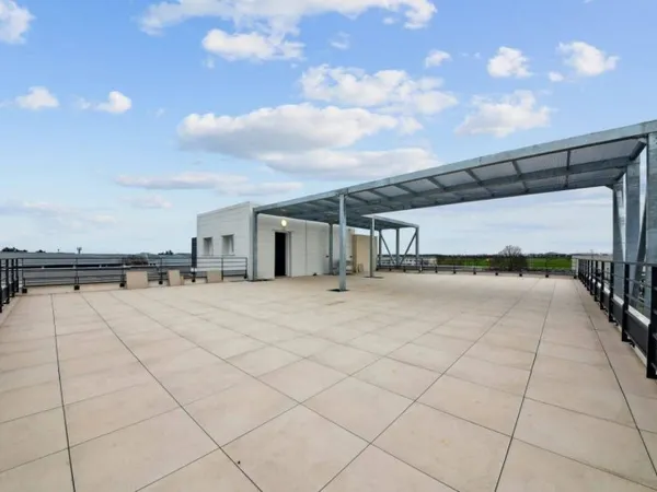 Bureau 2 pièces 699 m²