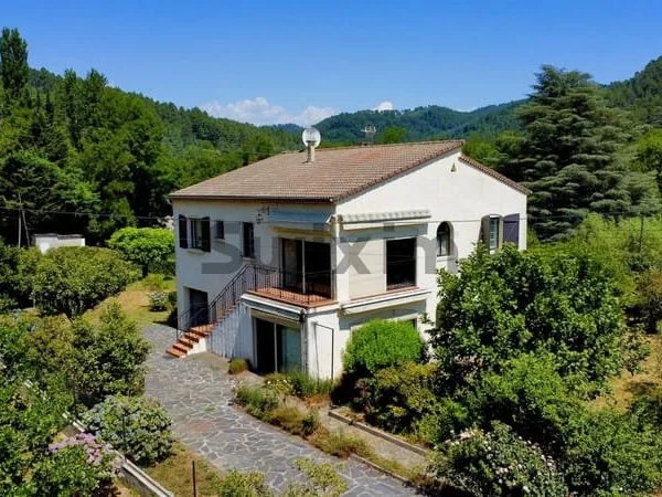 Maison Individuelle T6 avec Garage et Terrain