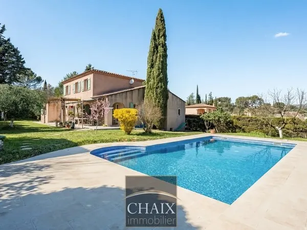 13112 LA DESTROUSSE - Villa type 5 piscine vue dégagée