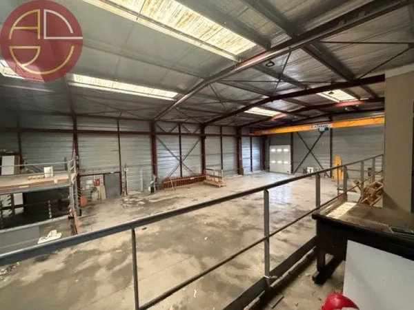 Entrepôt 1250 m²