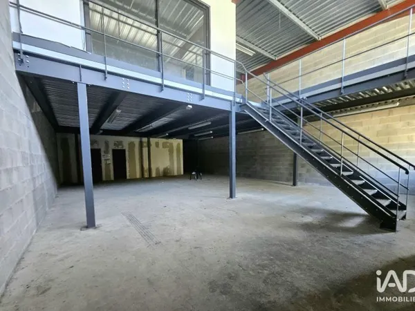 Local commercial 313 m²
