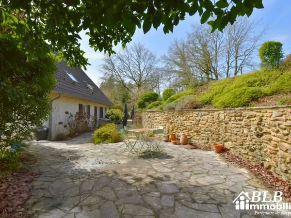 À vendre Maison 8 pièces avec sous-sol total, proche forêt