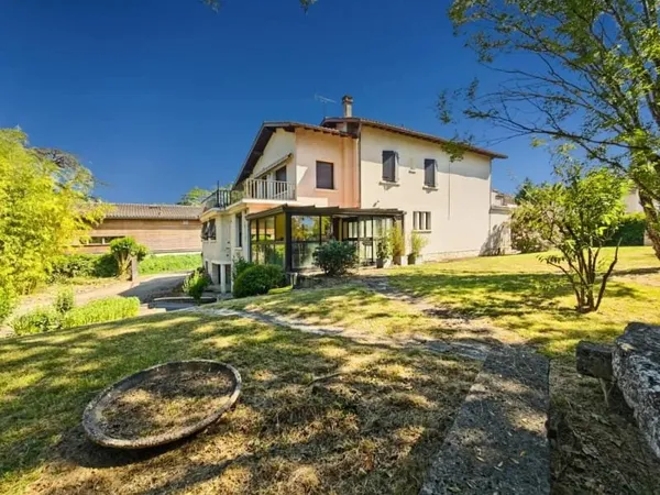 Maison 8 pièces 292 m²