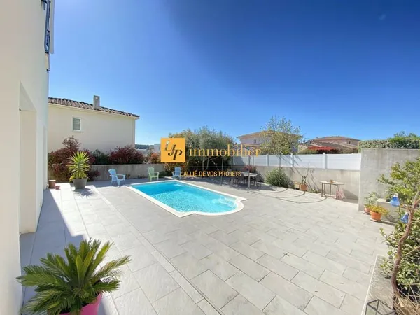LES MATELLES Villa contemporaine T7 de 142 m2 avec garage, terr