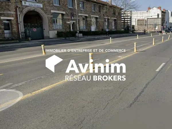 Local 235 m² Athis-Mons