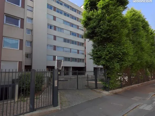 Evreux centre ville, loue place de parking sécurisée