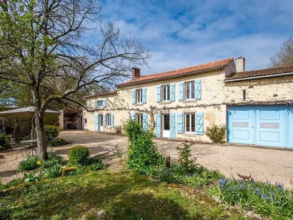 Maison 7 pièces 265 m²