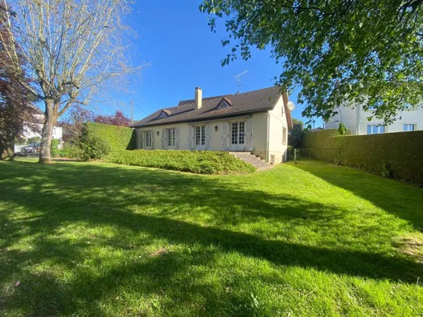 Pavillon 132 m², 4 ch, plain pied, terrain 1005 m², Domfront