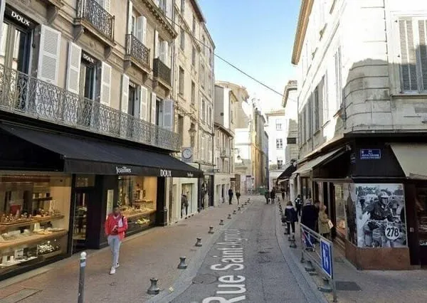Local commercial 118 m²