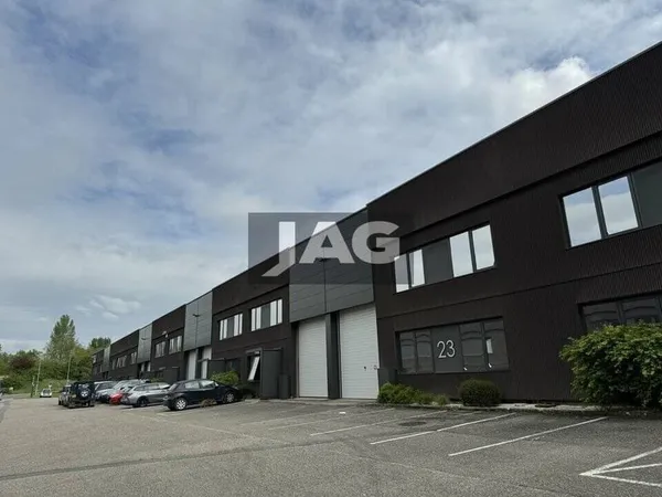 Local d'activité 1962 m²
