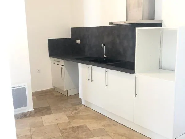 Appartement T3 récent rdc + parking