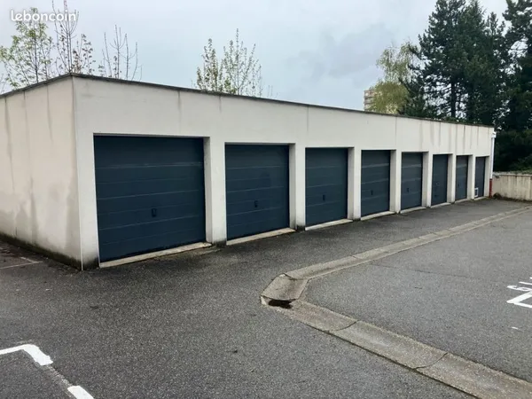 Garage accès parking privé