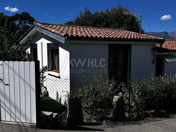 Très jolie maison de 59 m² - 4 pièces - VALBONNE
