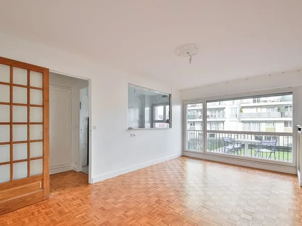 Appartement 2 pièces - Balcon - Une place de parking