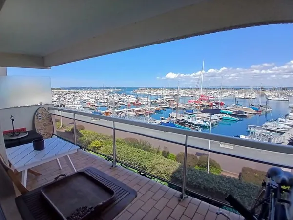 APPARTEMENT VUE BASSIN