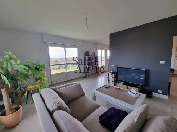 Appartement rénové avec superbe vue