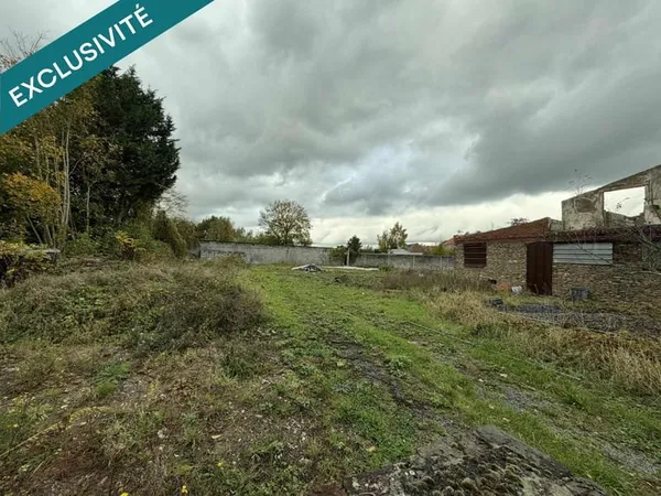 Magnifique terrain constructible. lien vidéo :https://vm.tiktok.com/ZNRknNVW8/