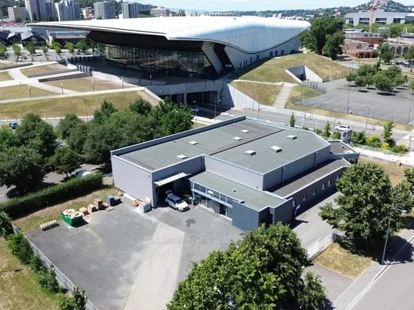Local commercial 990 m²