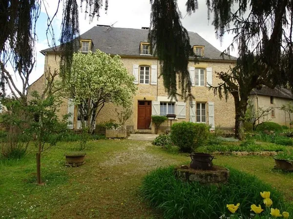 Maison Montignac 5 pièce(s) 176.11 m2