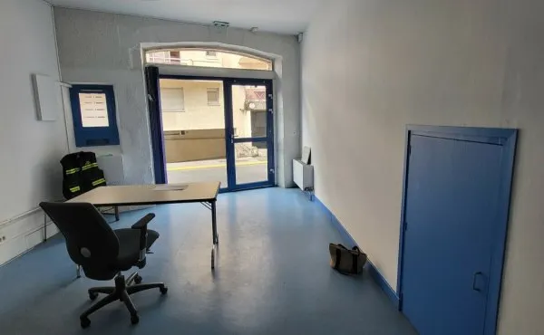Local commercial 115 m²