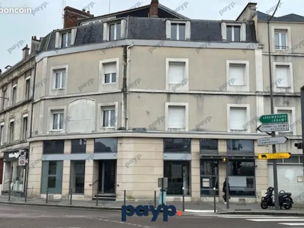Local commercial 148 m²