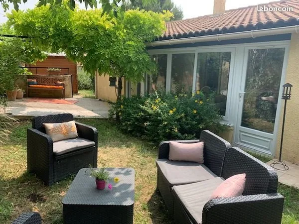 Maison de plain-pied pleine de charme de 104 m2 Saint-Cannat