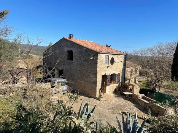 Maison AVEC GARAGE ET TERRAINS