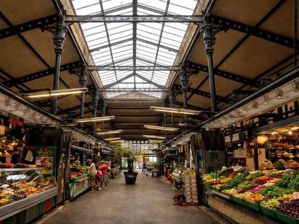 MURS COMMERCIAUX PARIS 18E DE 100M2 AVEC EXTRACTEUR