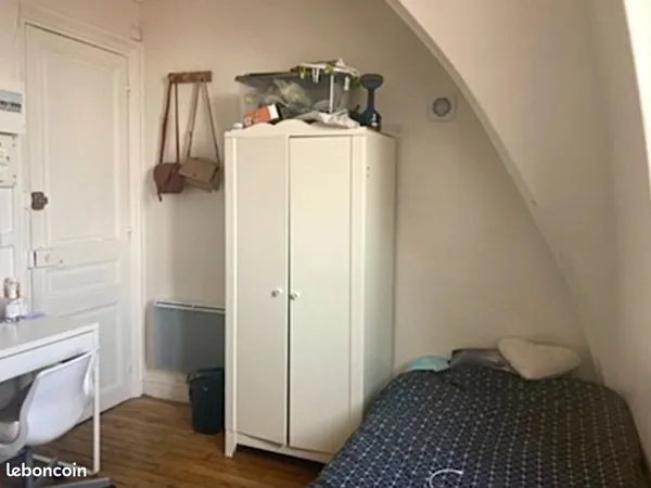 Studette meublée de 10m2, avec coin cuisine et coin salle d'eau + mini lave-linge - Parc Monceau, Pa