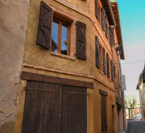 MAISON DE VILLE AVEC GARAGE A VENDRE A RABASTENS