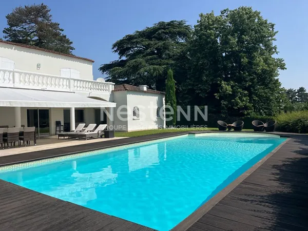 Emplacement exceptionnel, très belle maison avec piscine aucun vis à vis