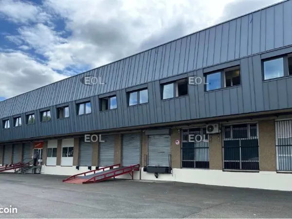 Local industriel 490 m²