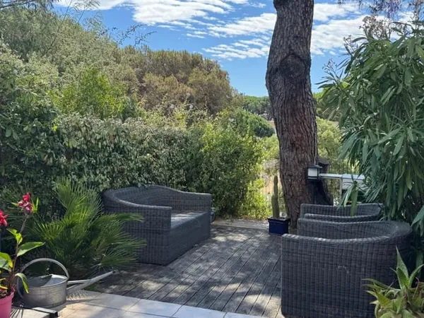 A VENDRE MAZET RESIDENCE FERMEE 2 CHAMBRES MER A PIED AUX ISSAMBRES