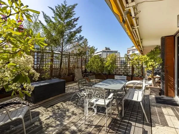 EXCLUSIVITE - BOULOGNE NORD - RARE - DEUX CHAMBRES - TERRASSE DE 55 M2