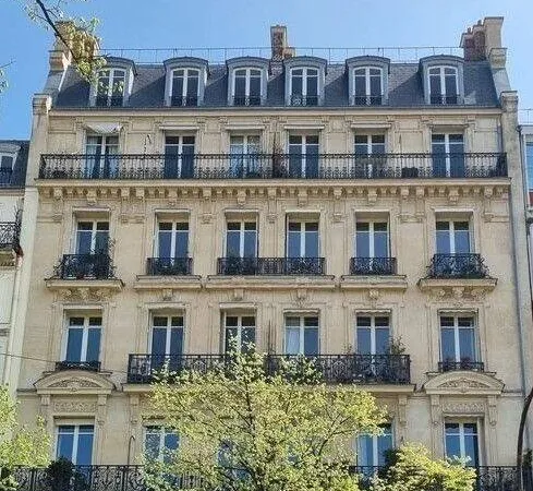 Studio 4 pièces 25 m²