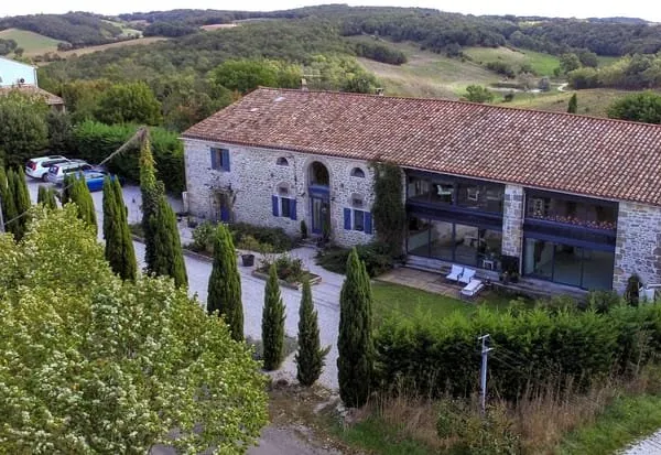 Superbe demeure & chambre d'hôte en pierre rénovée