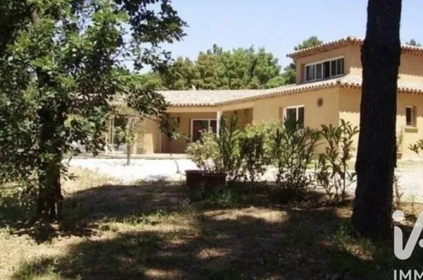 Maison 5 pièces 215 m²