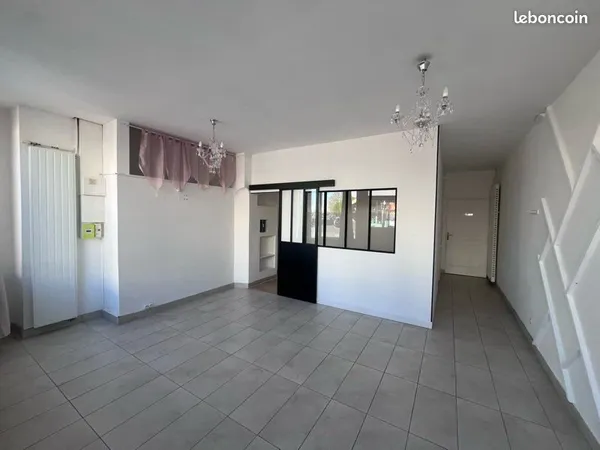 Local commercial à vendre
