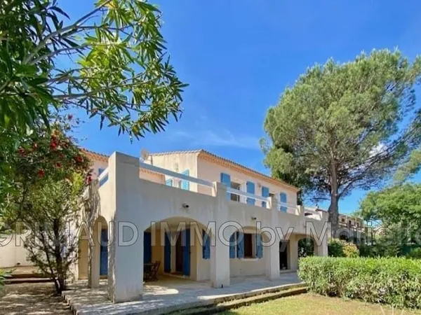 Belle maison dans domaine avec 5 chambres, piscinable