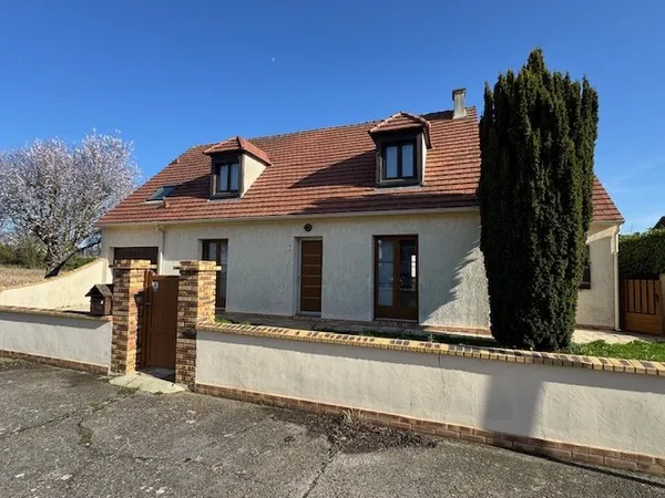 Maison de 8 pièces de 155 m2 sur un terrain 521 m2